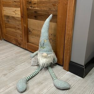 Spring gnome with tag